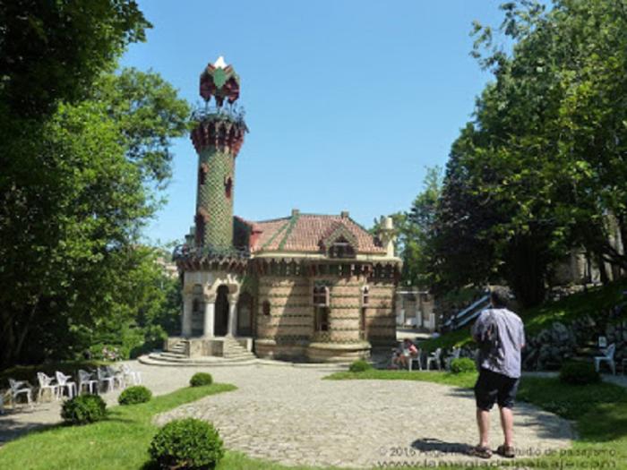 El Capricho de Gaudí, jardín El Capricho de Gaudí, jardín