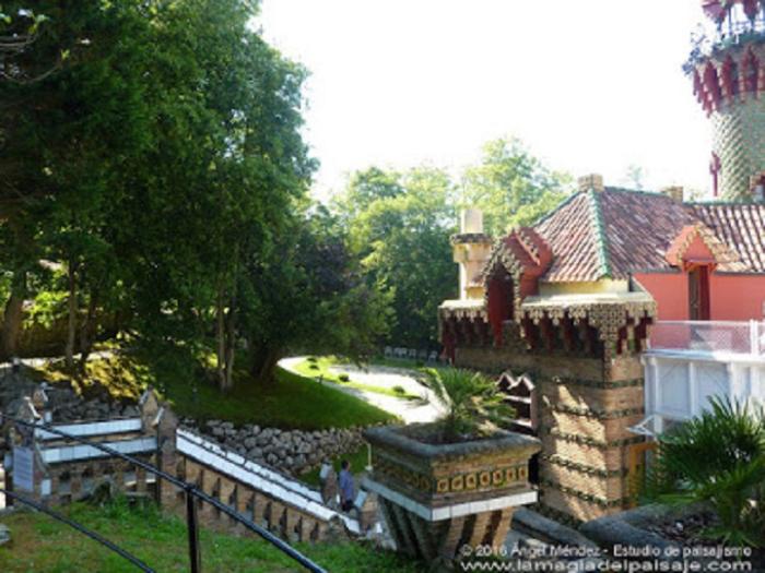 El Capricho de Gaudí, jardín El Capricho de Gaudí, jardín