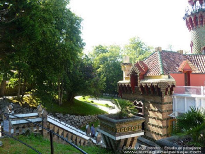 El Capricho de Gaudí, jardín